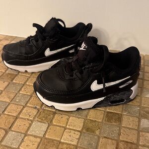 Nike Kids Black and White Air Max Sneakers size 8C (toddler)